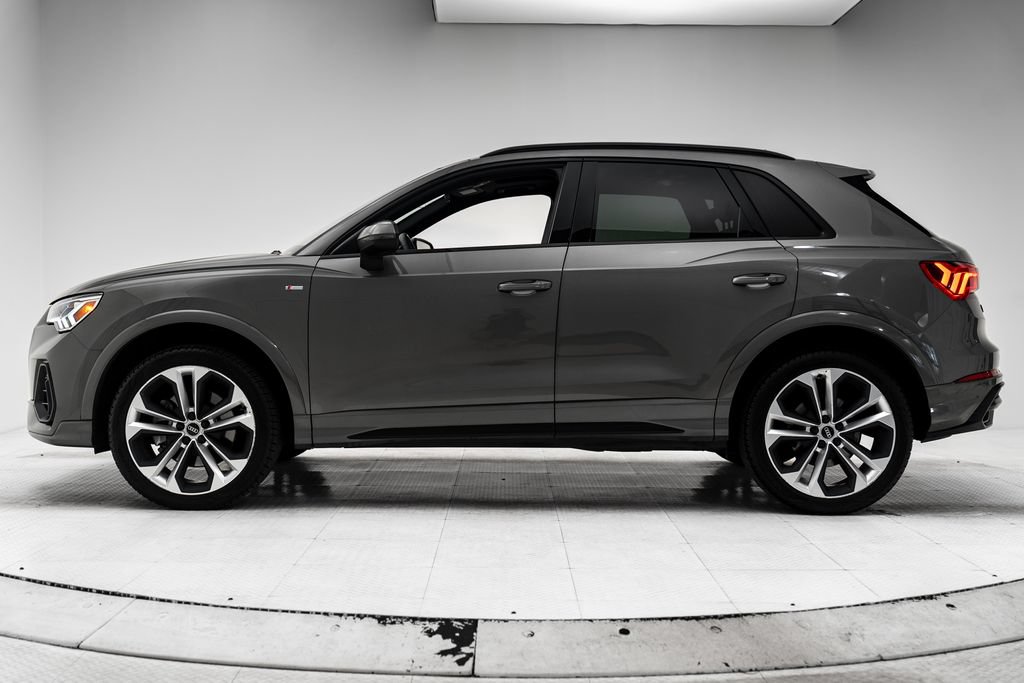 Used 2021 Audi Q3 2.0T Premium Plus w/ Premium Plus Package AWD/4WD image 2
