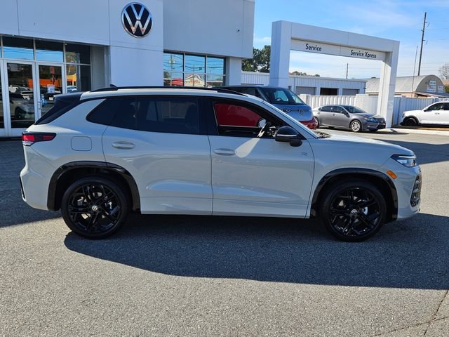New 2026 Volkswagen Tiguan SE R-Line FWD image 15