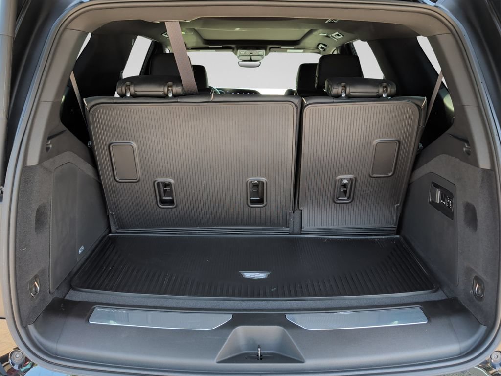 Used 2023 Cadillac Escalade Premium Luxury AWD/4WD image 38