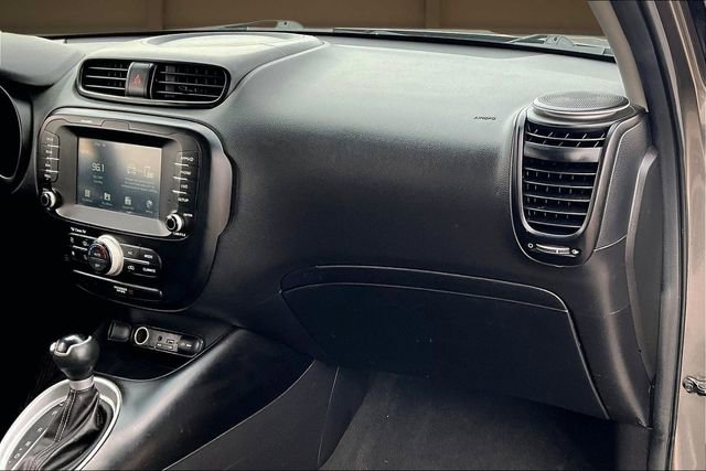 Used 2019 Kia Soul + image 17