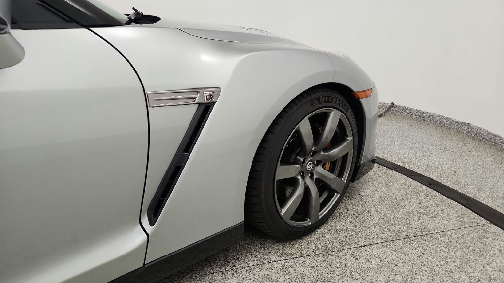 Used 2009 Nissan GT-R Premium AWD/4WD image 27