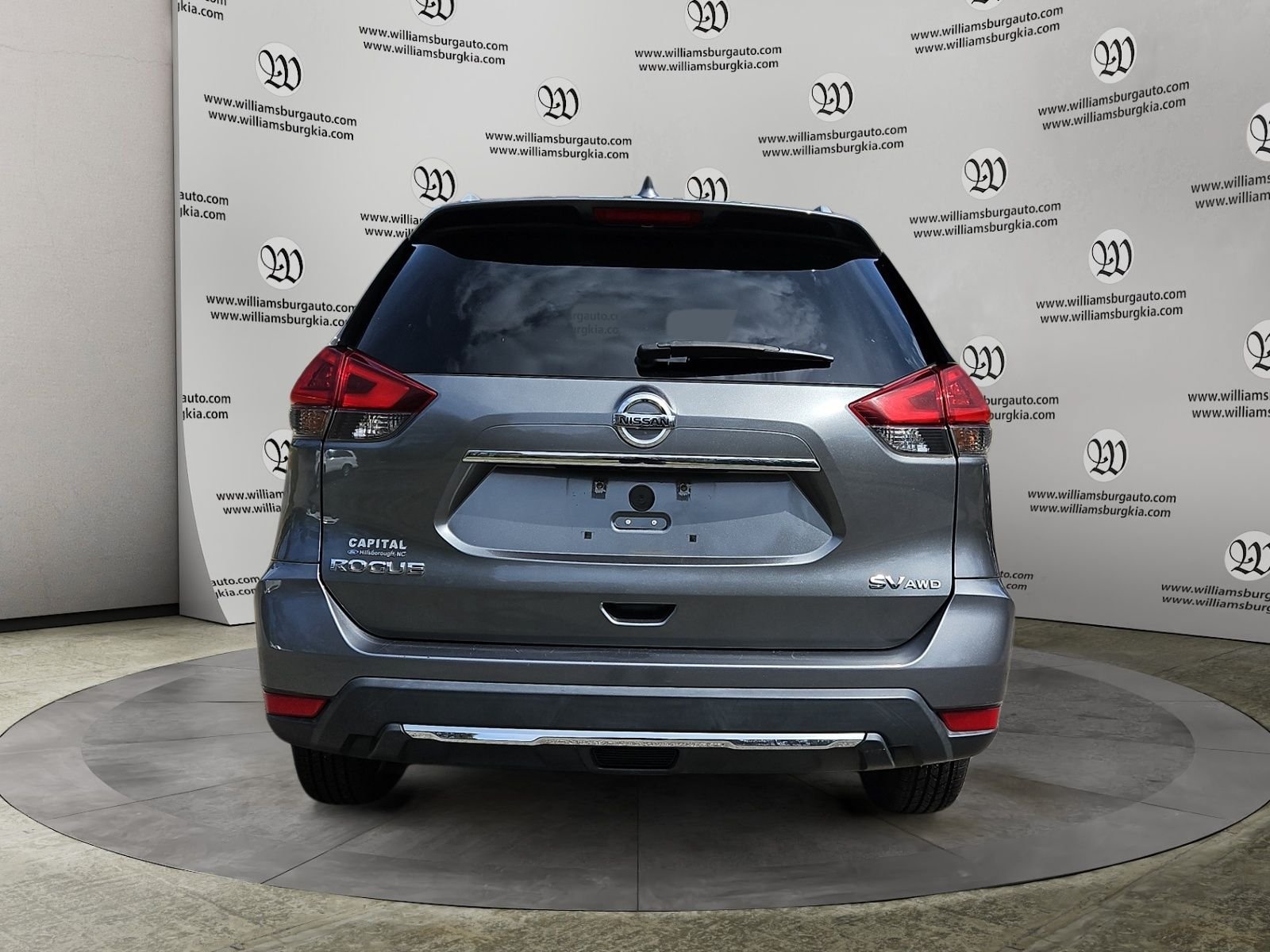 Used 2018 Nissan Rogue SV AWD/4WD image 4