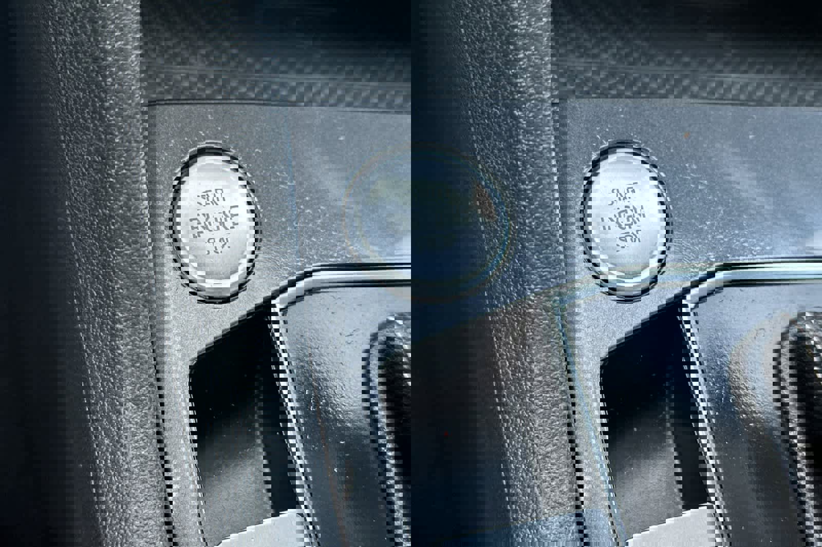 Used 2021 Volkswagen Tiguan SE w/ Panoramic Sunroof Package image 25