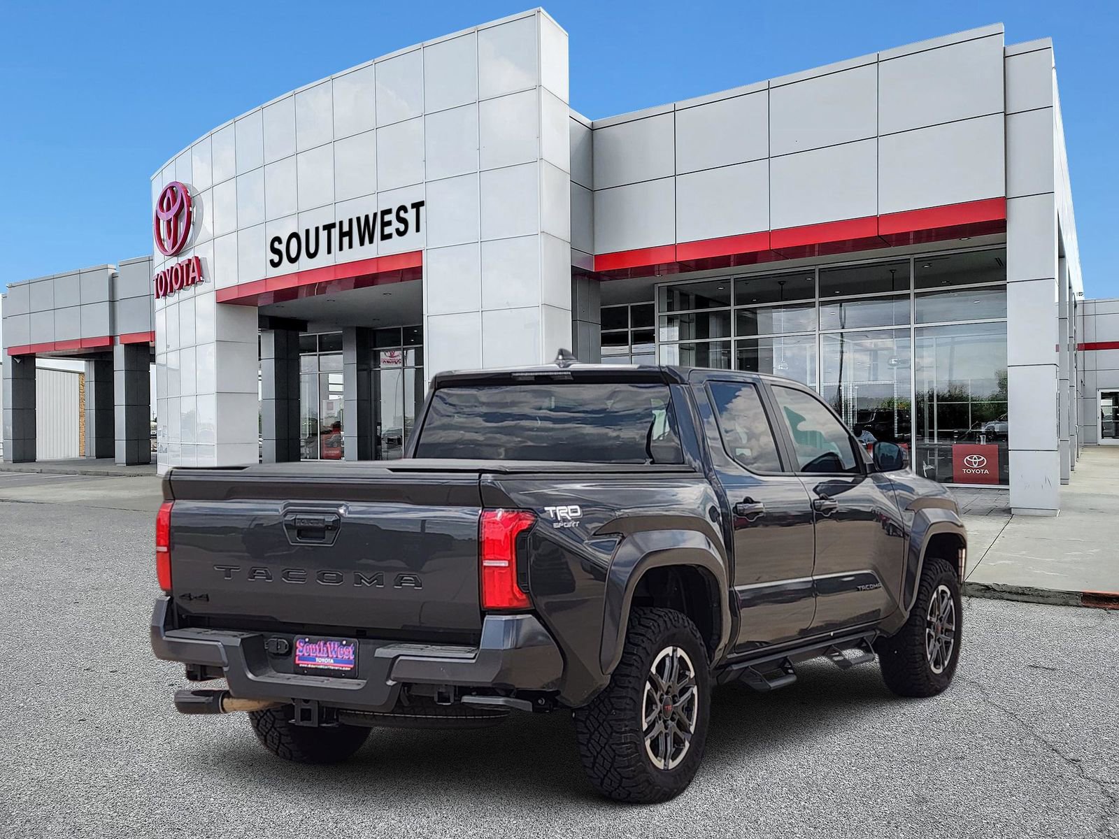 Used 2025 Toyota Tacoma TRD Sport AWD/4WD image 5