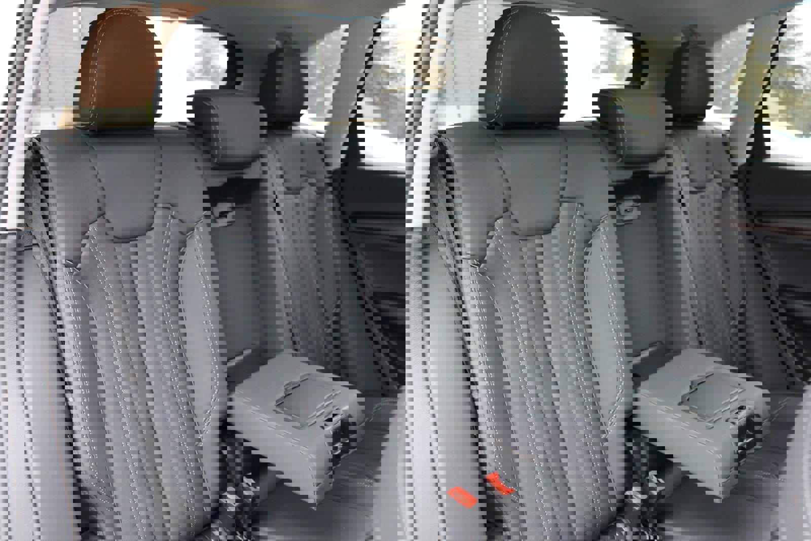 Used 2022 Audi Q5 e Premium w/ Convenience Package image 16