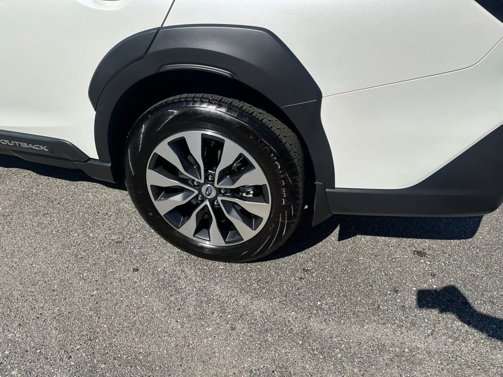 Used 2025 Subaru Outback Touring XT image 11