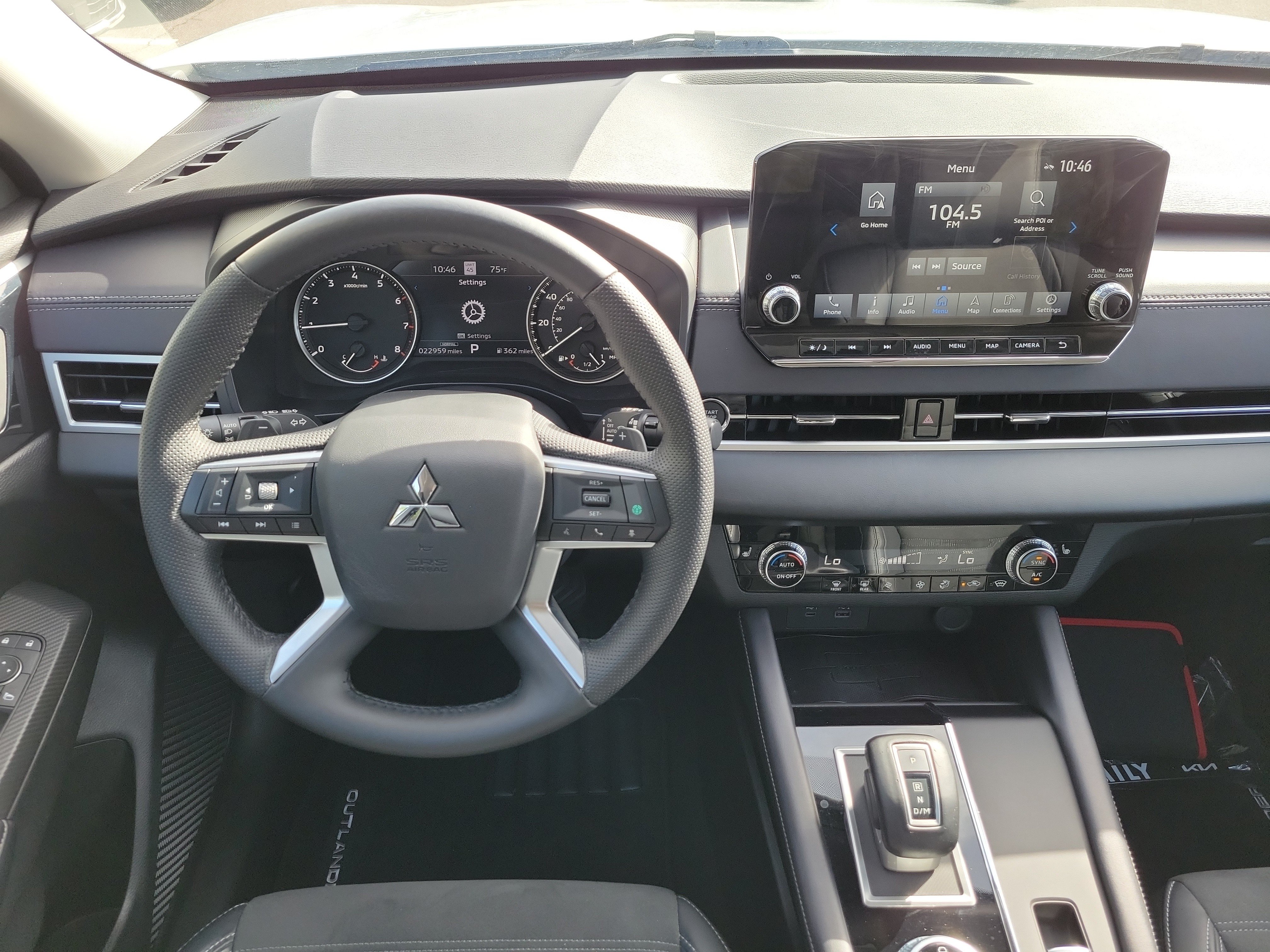 Used 2023 Mitsubishi Outlander SE AWD/4WD image 16