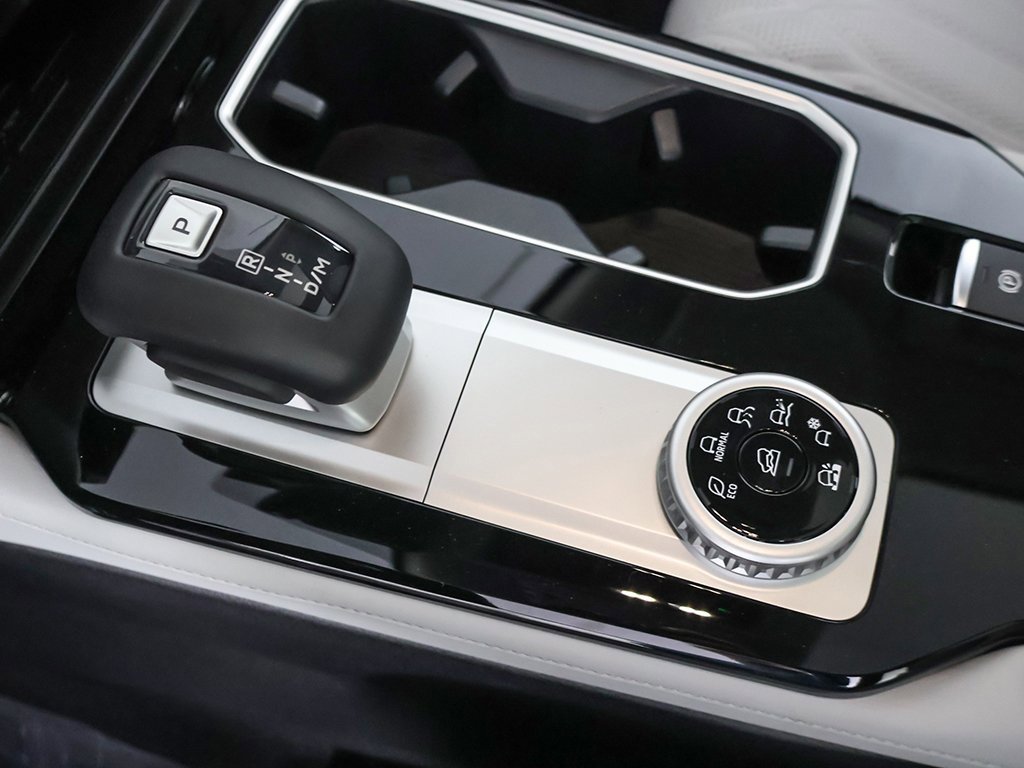 New 2025 Mitsubishi Outlander SEL image 51