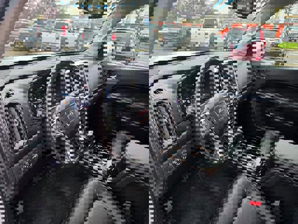 Used 2017 GMC Canyon SLT image 10