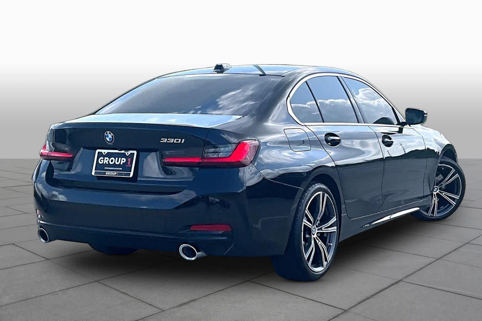 Used 2024 BMW 330i Sedan w/ Convenience Package RWD image 12
