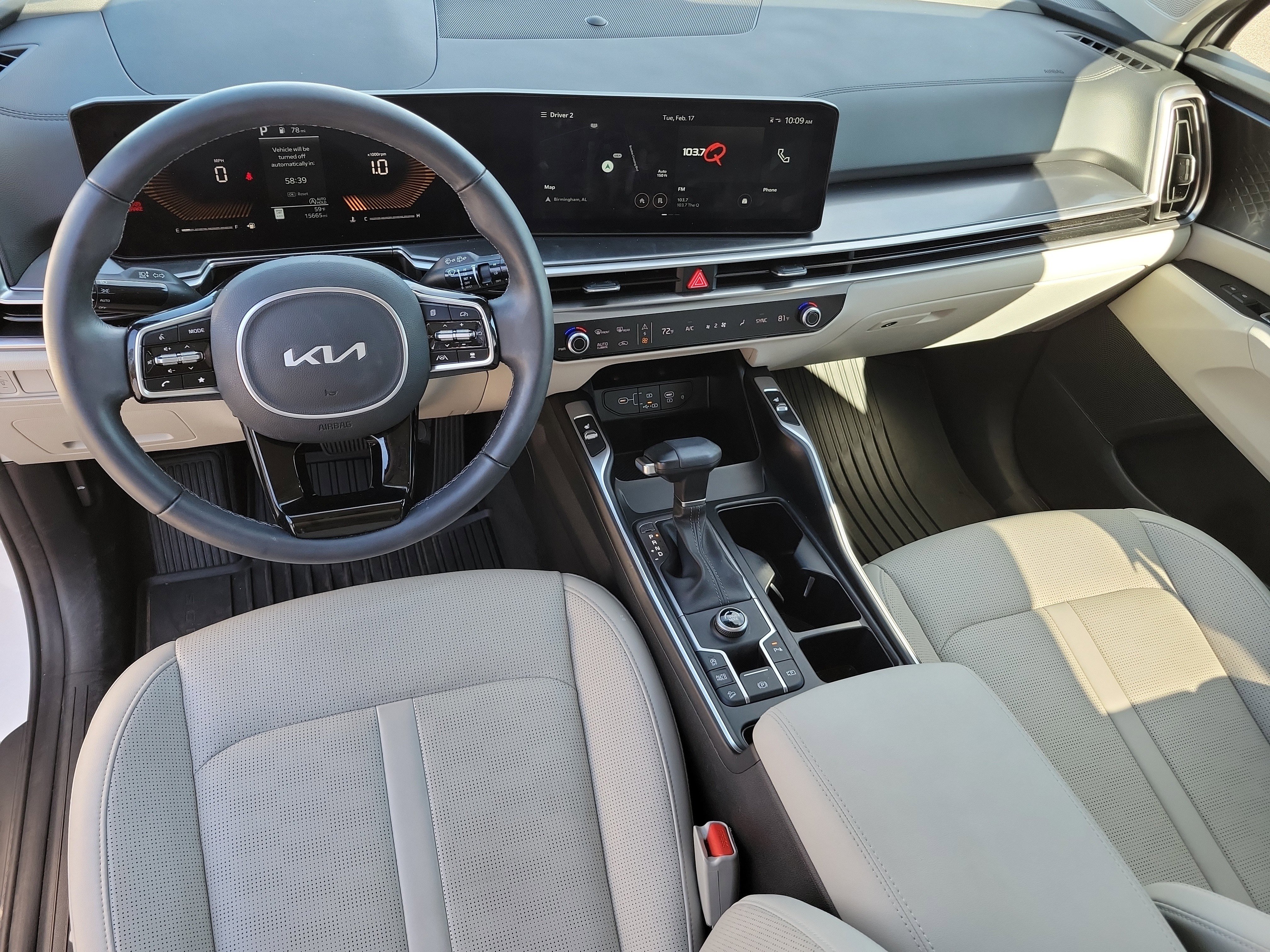 Used 2025 Kia Sorento S w/ Panoramic Sunroof Package image 9