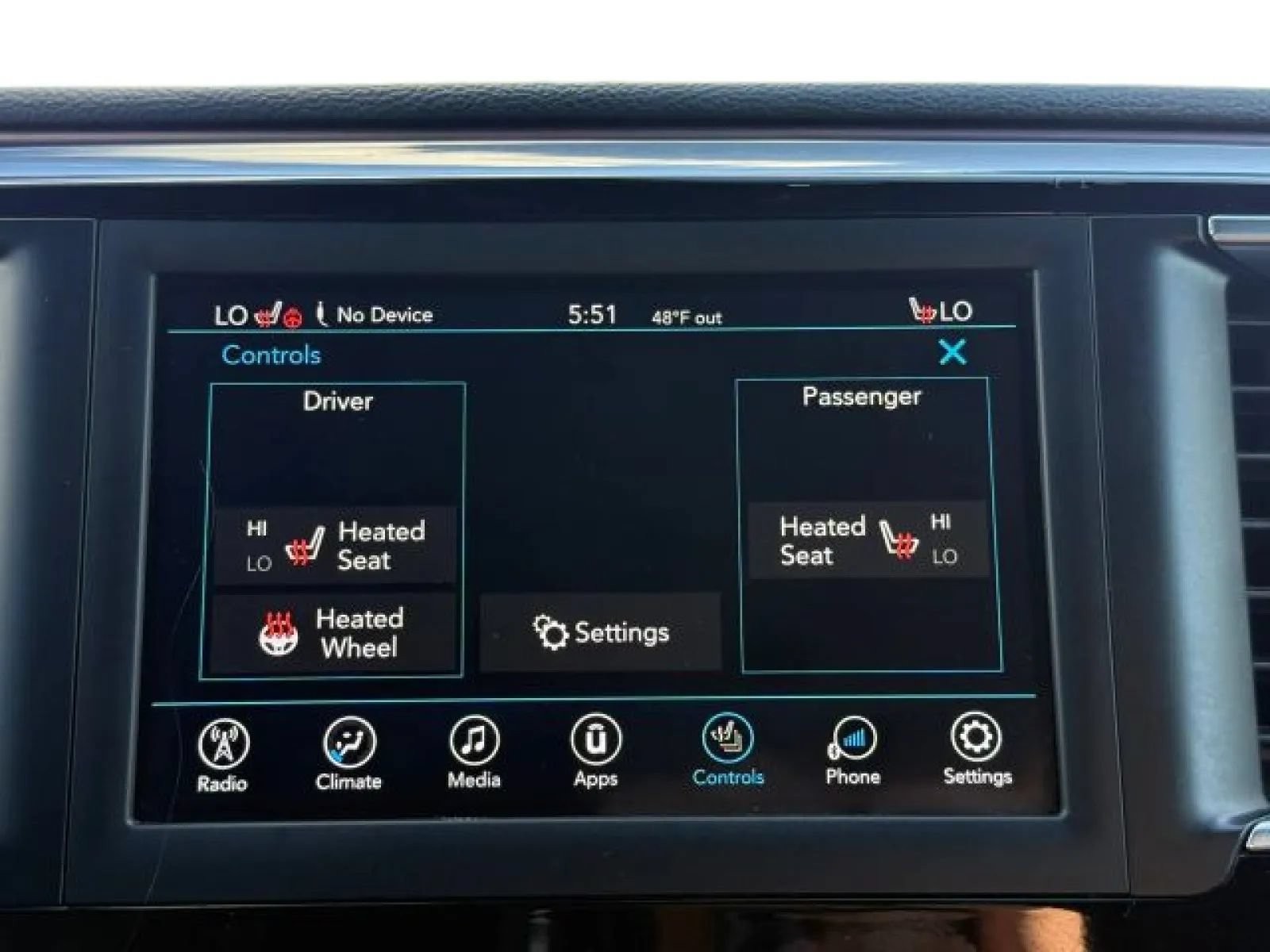 Used 2020 Chrysler Pacifica Touring-L FWD image 34