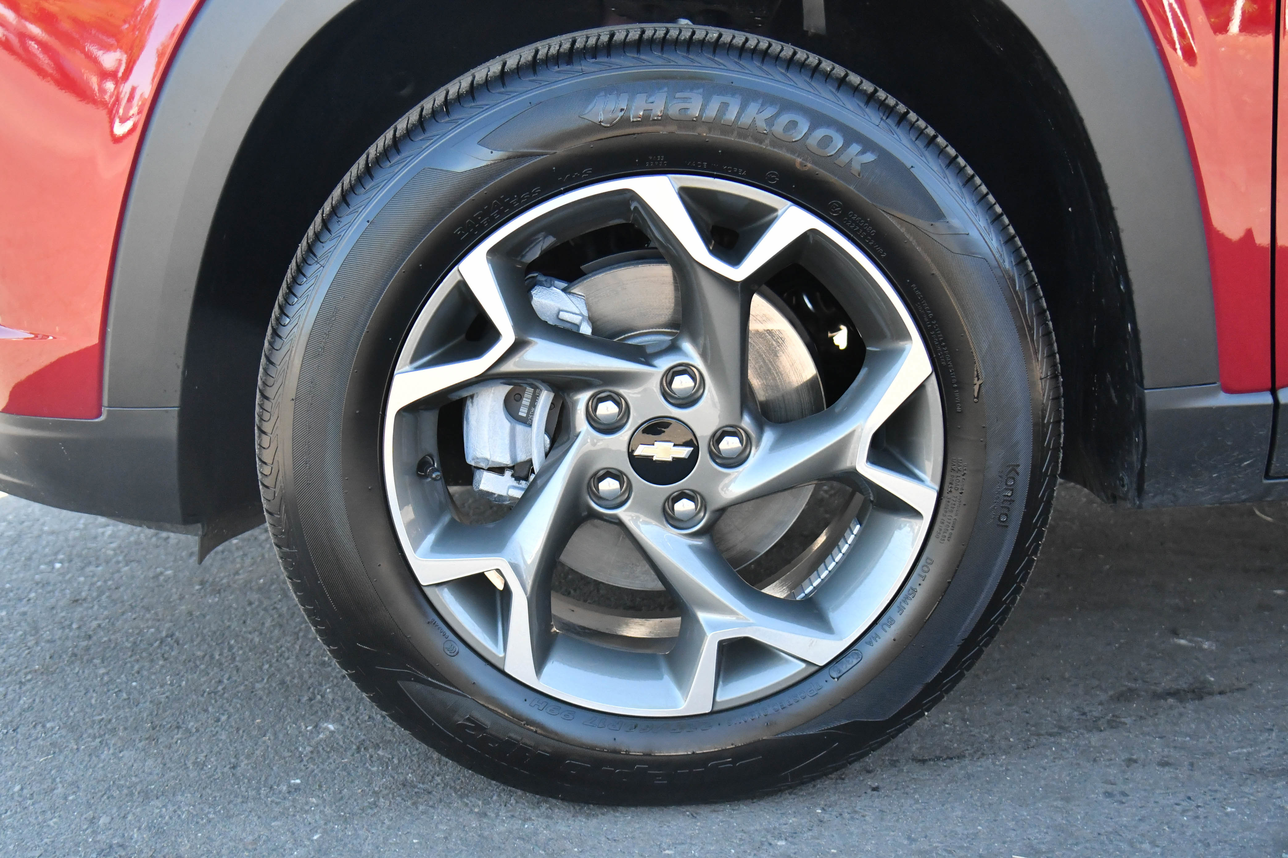 Used 2025 Chevrolet Trax LT w/ LT Convenience Package image 12