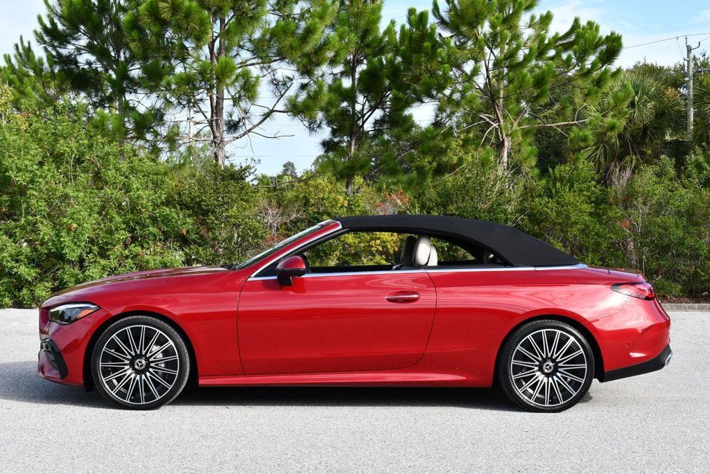 Used 2024 Mercedes-Benz CLE 300 4MATIC Cabriolet image 37