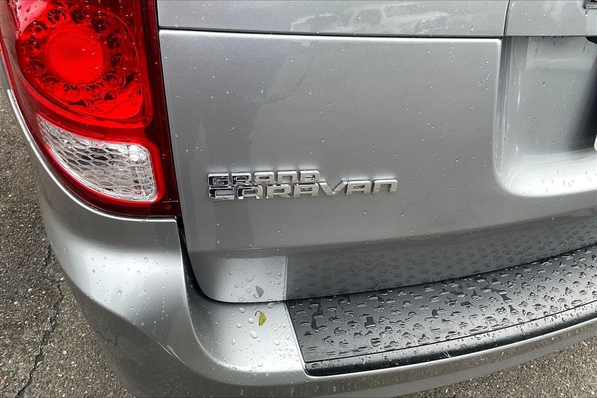 Used 2018 Dodge Grand Caravan SE FWD image 22
