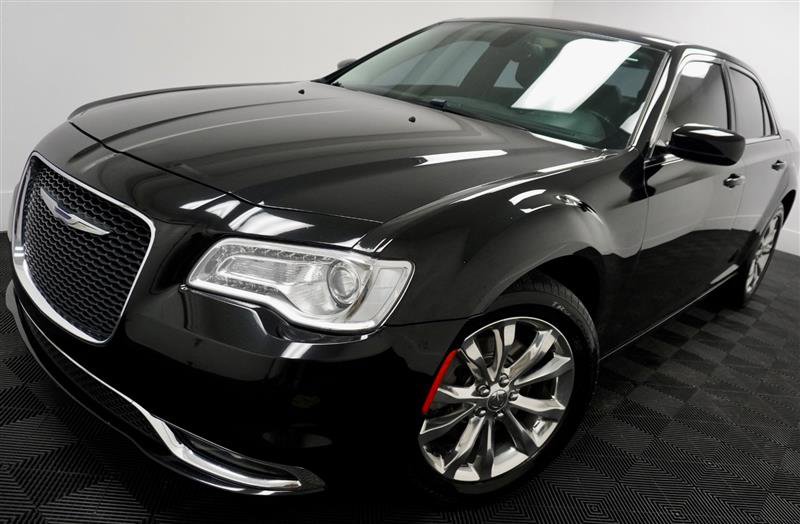 Used 2016 Chrysler 300 Limited w/ Driver Convenience Group image 41