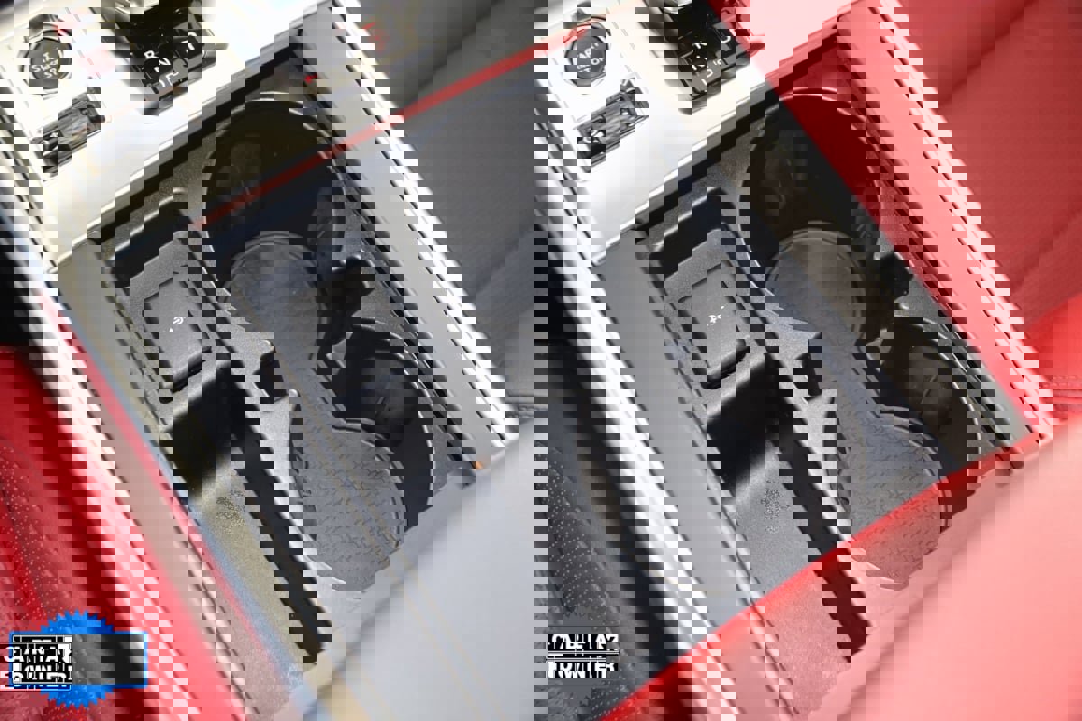 Used 2023 Jaguar XF R-Dynamic SE image 40