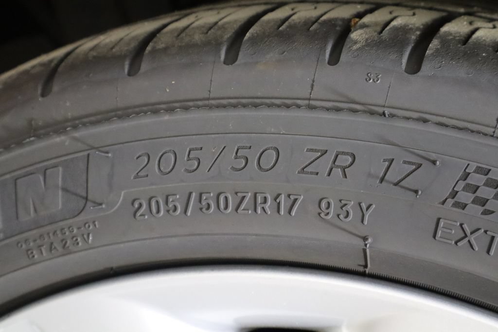 Used 2010 MAZDA MAZDA3 s Grand Touring FWD image 35