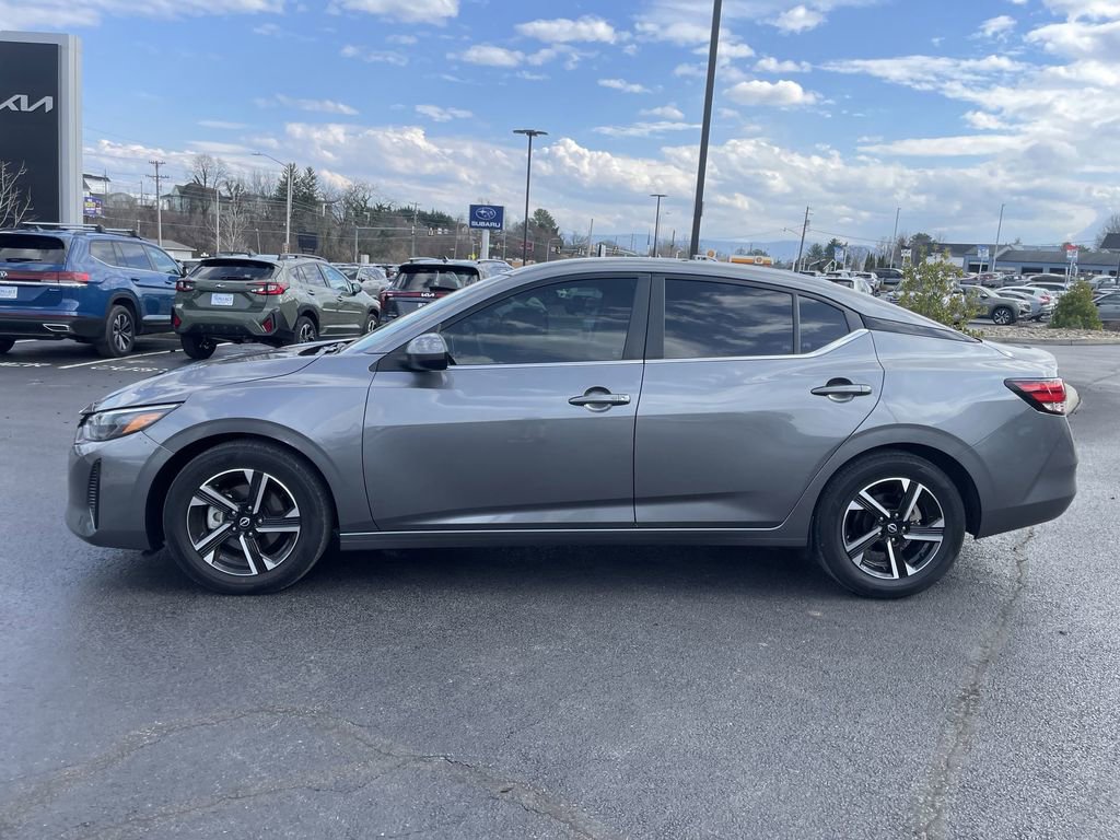 Used 2024 Nissan Sentra SV image 3