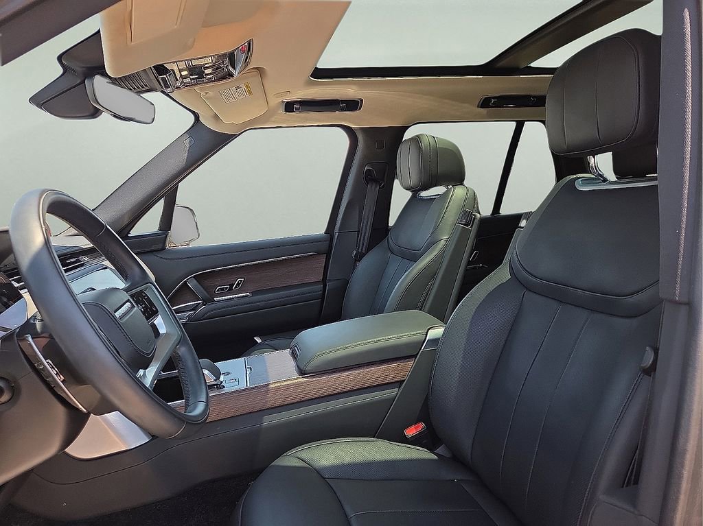 Used 2024 Land Rover Range Rover SE image 21