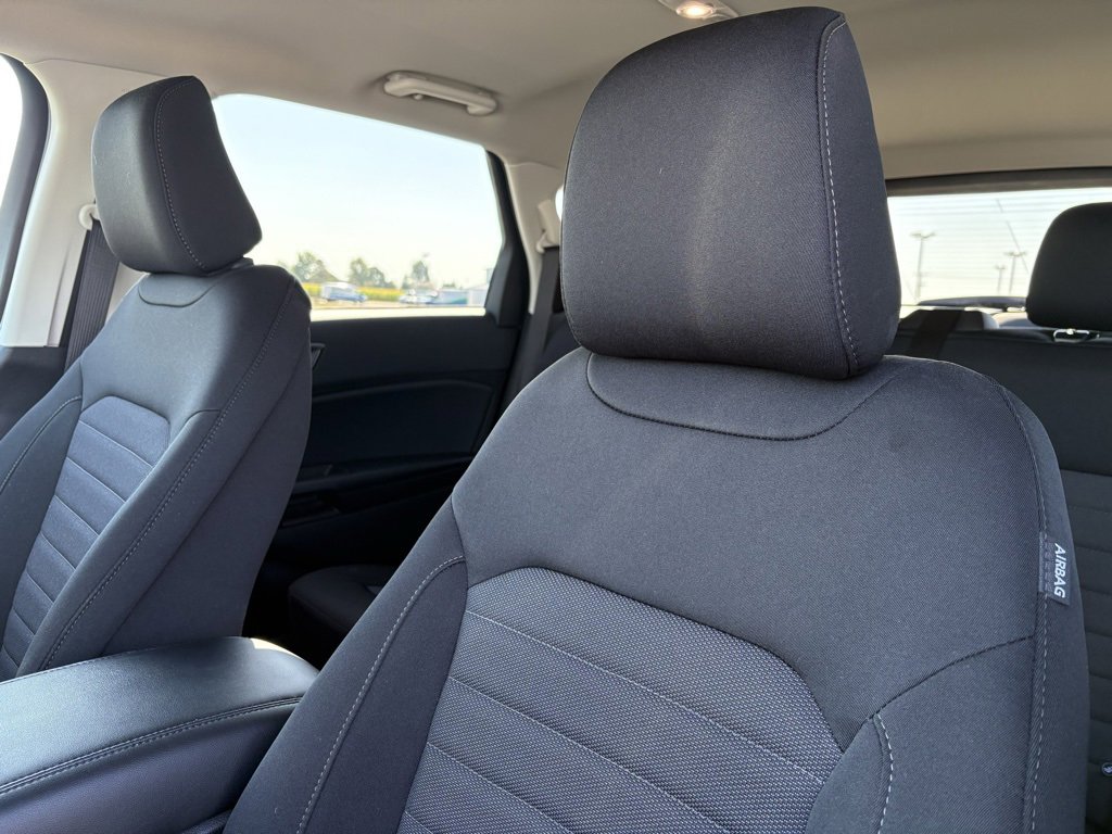 Used 2024 Ford Edge SE w/ Black Appearance Package image 47