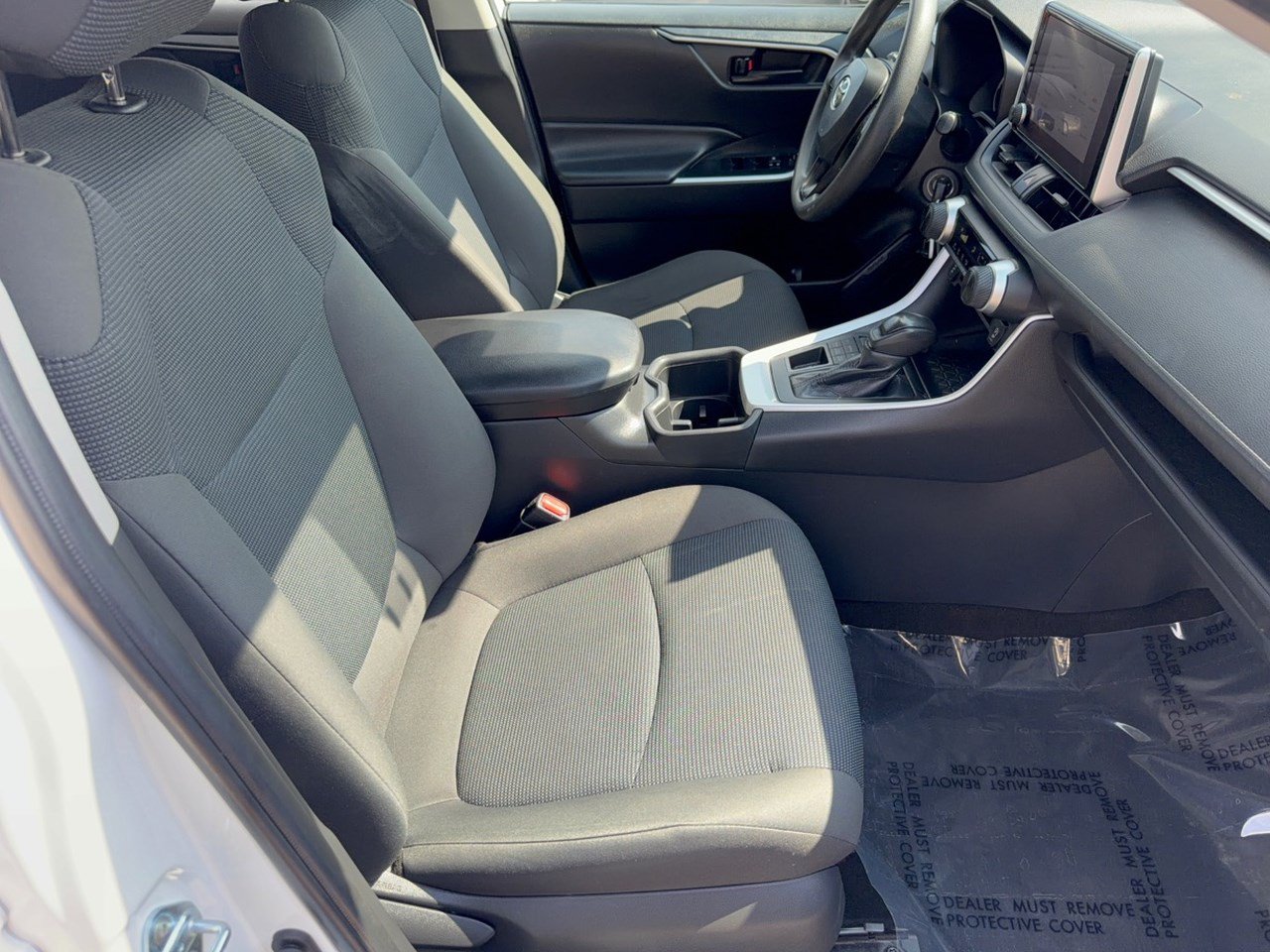 Used 2024 Toyota RAV4 LE AWD/4WD image 30