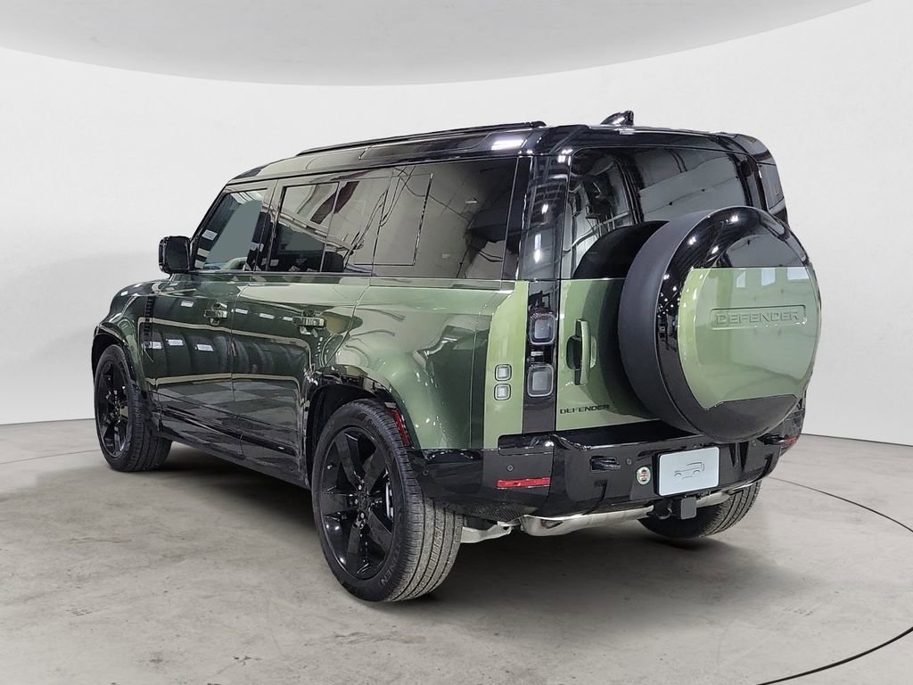 New 2026 Land Rover Defender 110 X-Dynamic SE image 3