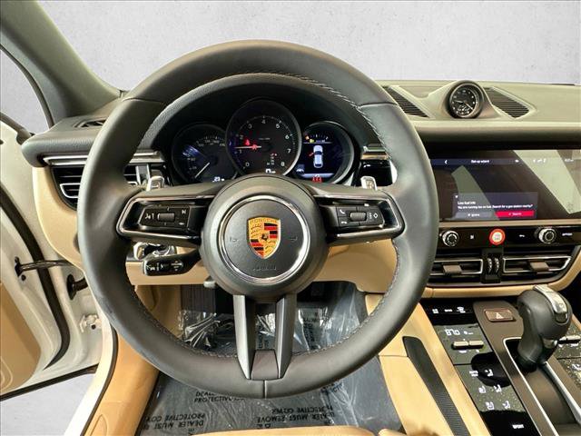 Certified 2026 Porsche Macan AWD/4WD image 14