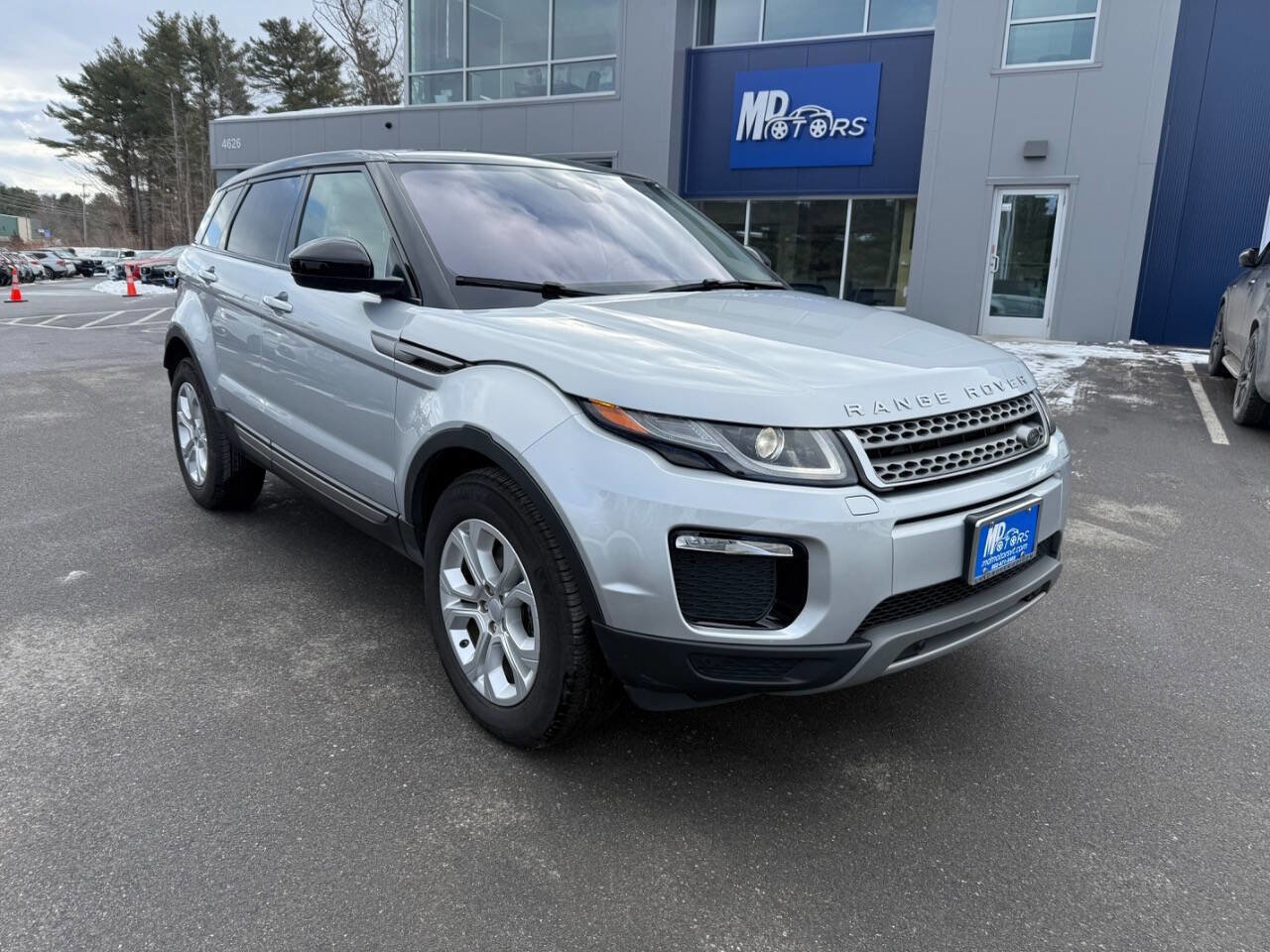 Used 2018 Land Rover Range Rover Evoque image 4