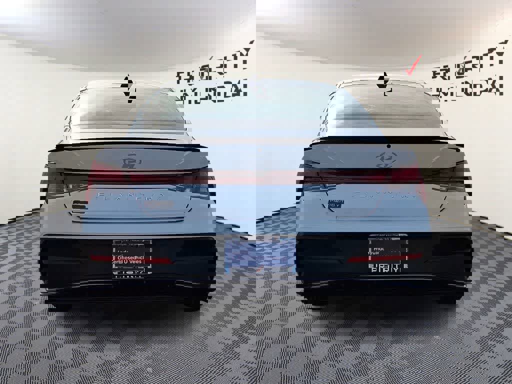 Certified 2025 Hyundai Elantra Sport image 5