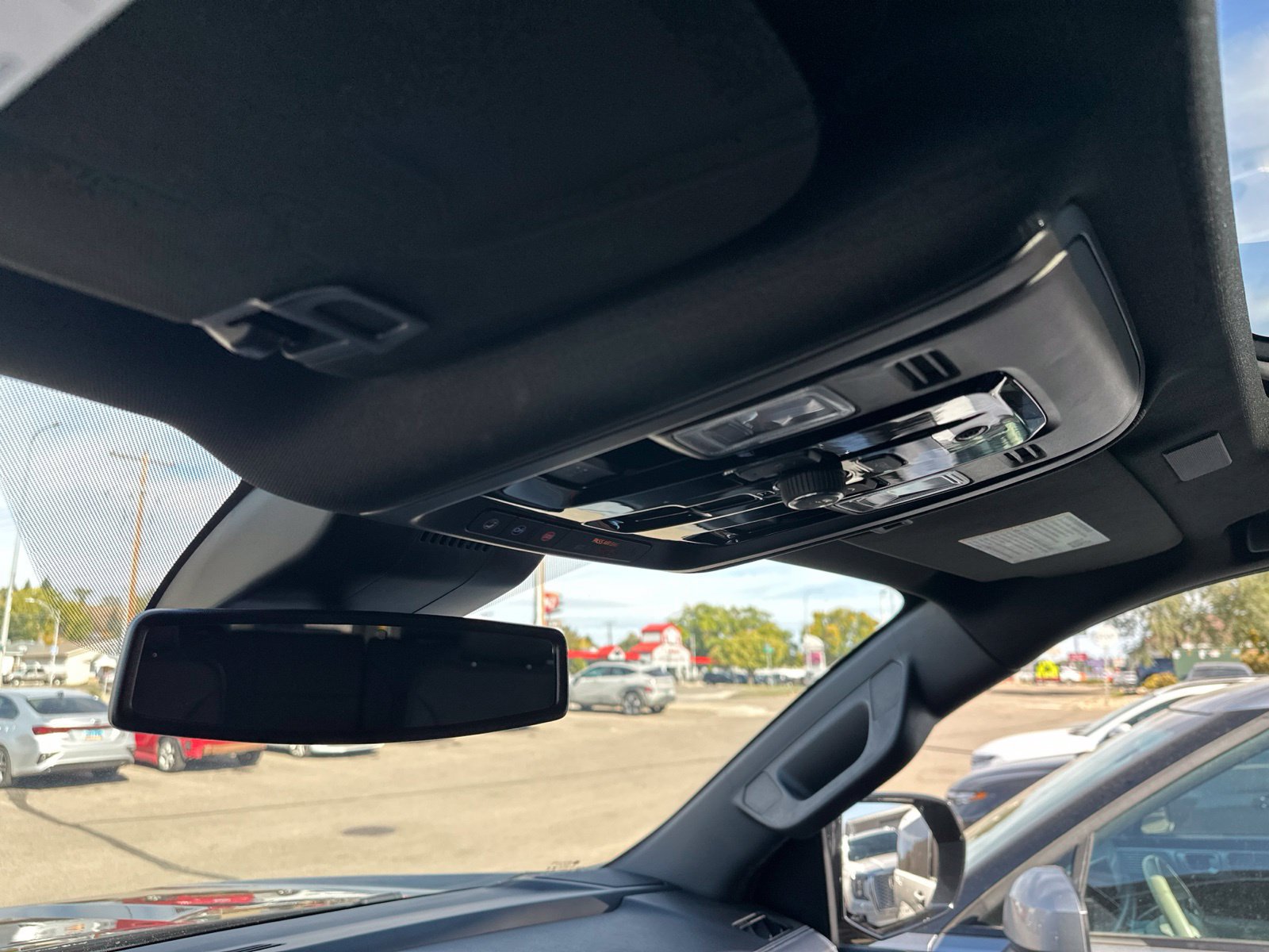 Used 2026 GMC Yukon Denali w/ Sun & Power Step Package AWD/4WD image 79