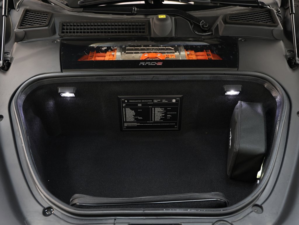 Used 2023 Ferrari SF90 Spider image 17