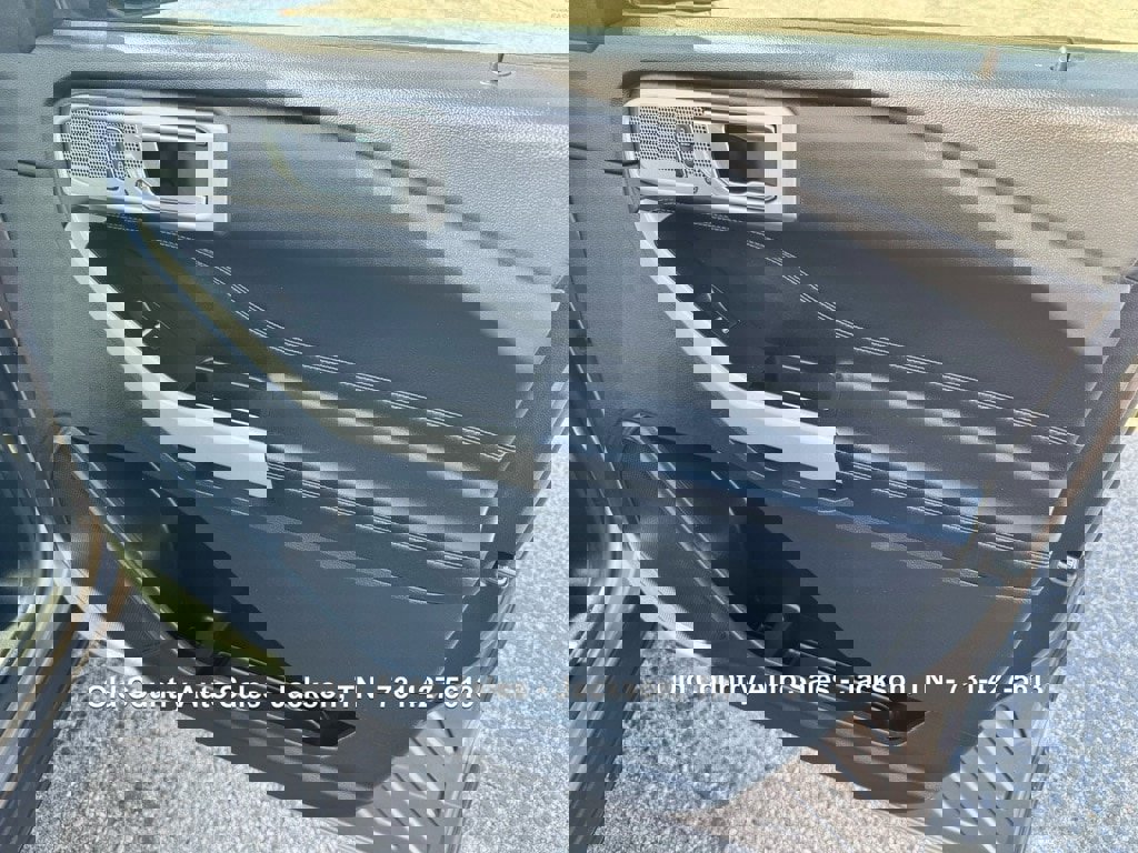 Used 2021 Ford Explorer Limited w/ Equipment Group 301A image 21