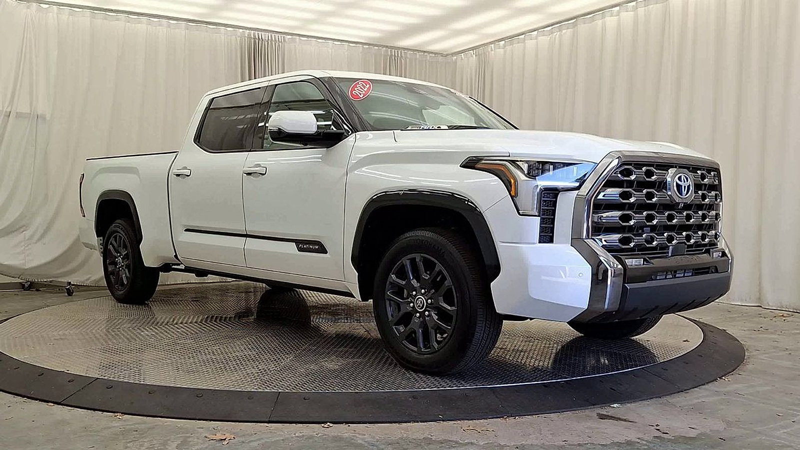 Used 2022 Toyota Tundra Platinum w/ Advanced Package AWD/4WD image 9