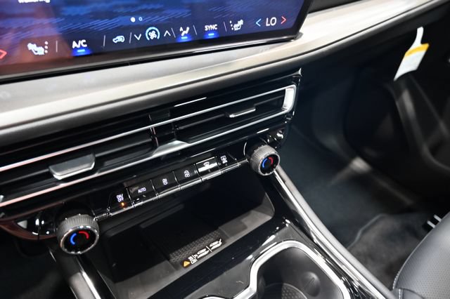 New 2027 Chevrolet Traverse LT w/ Sun and Wheel Package FWD image 19
