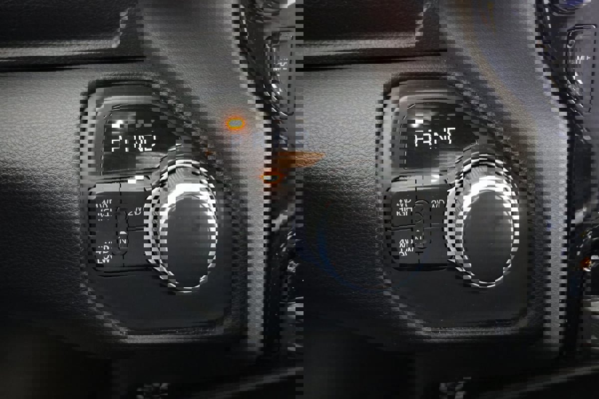 Used 2024 RAM 2500 Big Horn w/ Sport Appearance Package image 6