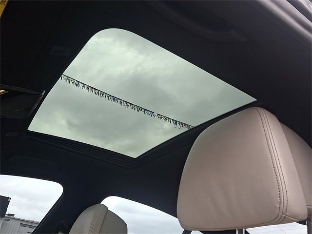 Used 2018 BMW M550i xDrive w/ Driving Assistance Package image 14