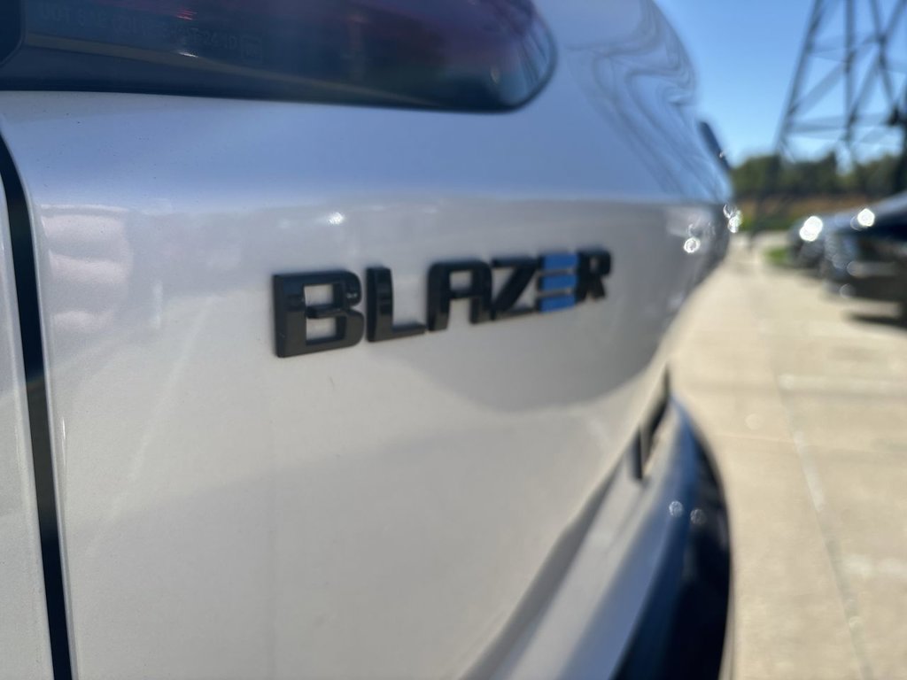 Certified 2025 Chevrolet Blazer EV RS AWD/4WD image 36