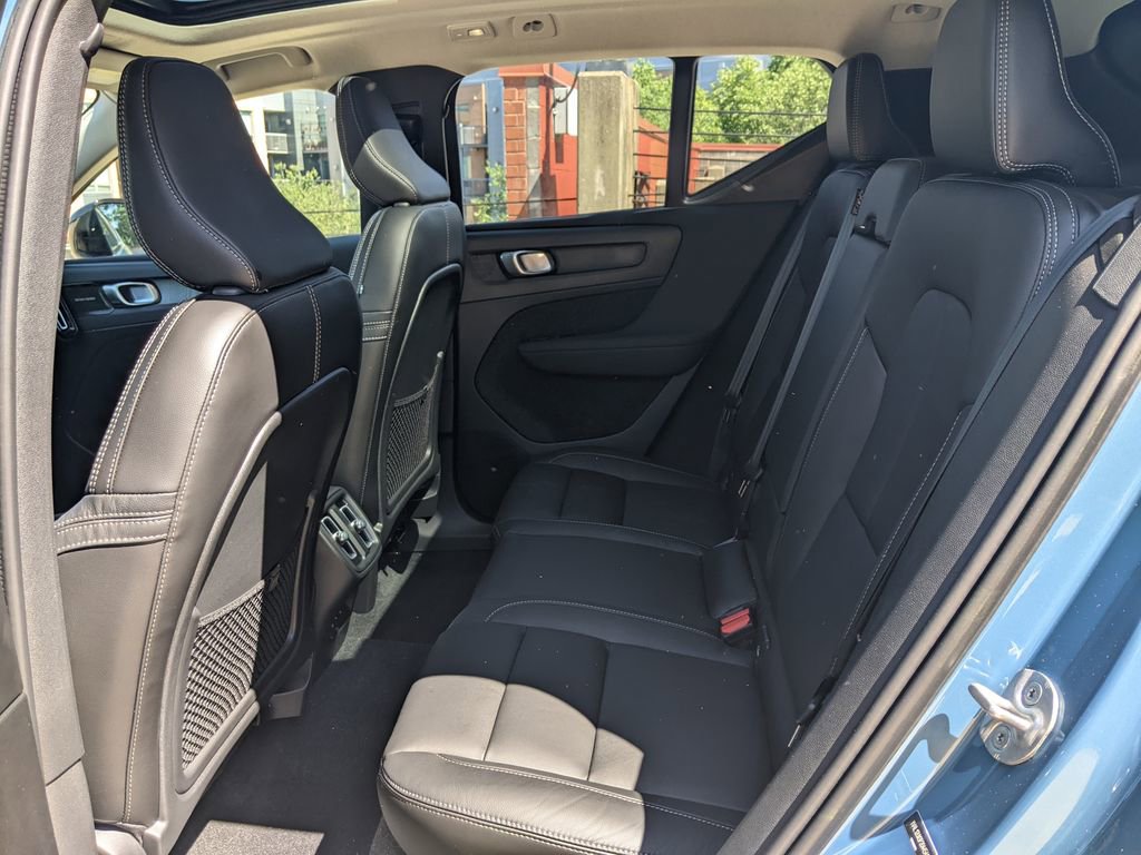Certified 2023 Volvo XC40 B5 Ultimate w/ Protection Package Premier AWD/4WD image 23