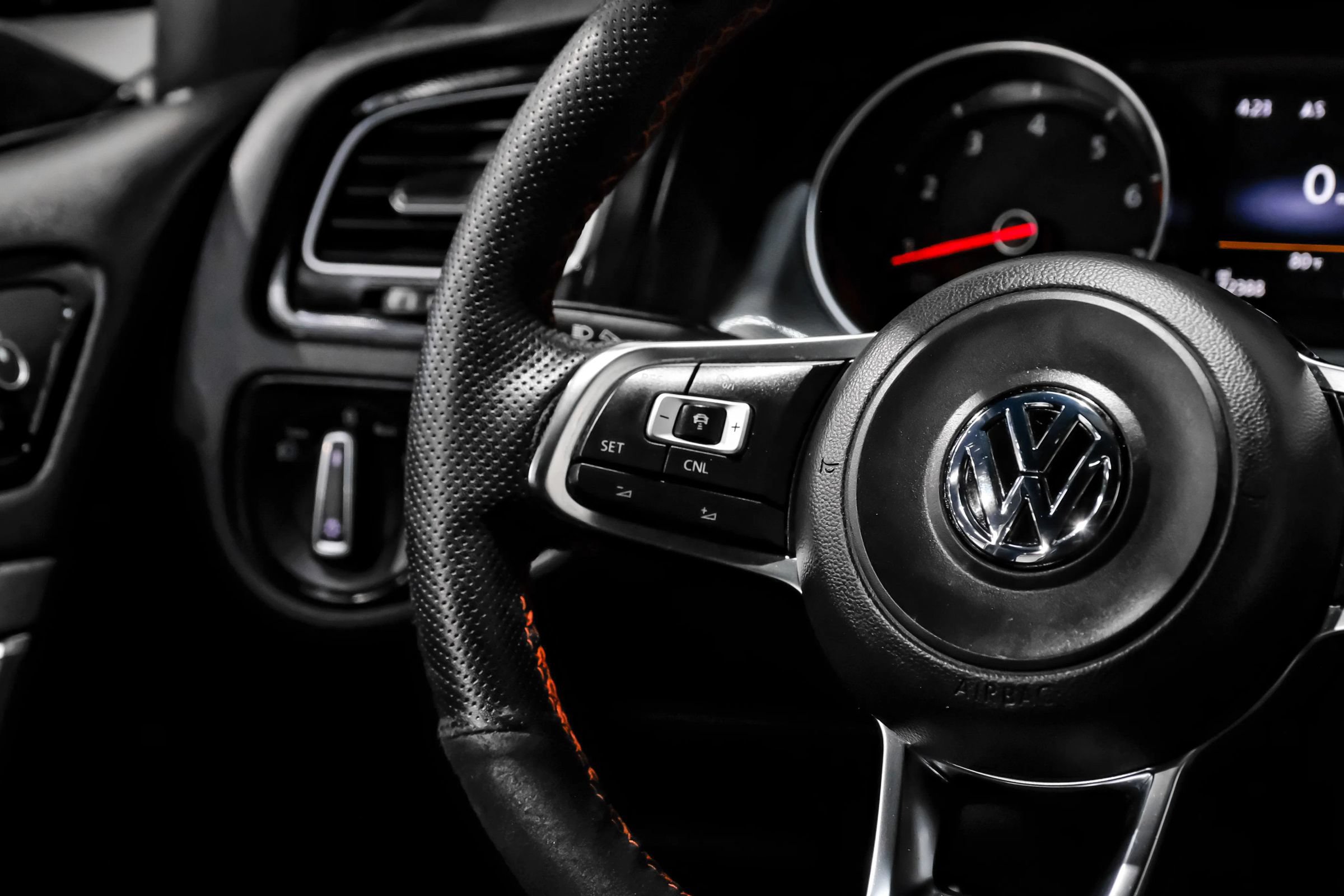 Used 2016 Volkswagen GTI SE FWD image 23