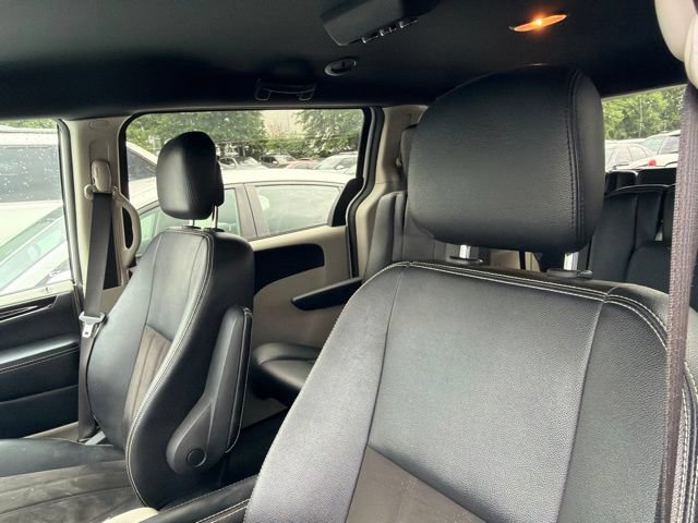 Used 2020 Dodge Grand Caravan SXT FWD image 19