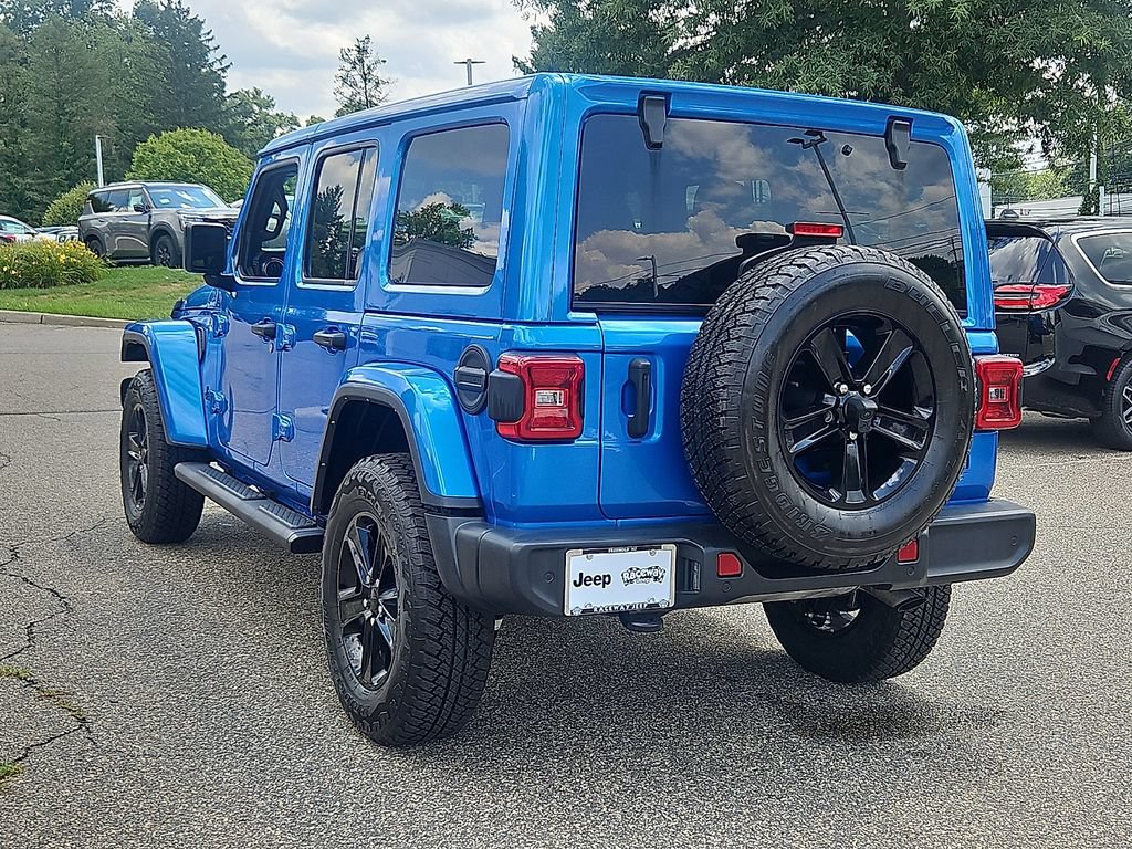 Used 2022 Jeep Wrangler Unlimited Sahara AWD/4WD image 5