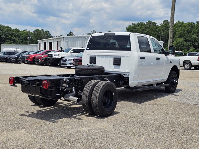 New 2026 RAM 3500 Tradesman AWD/4WD image 24