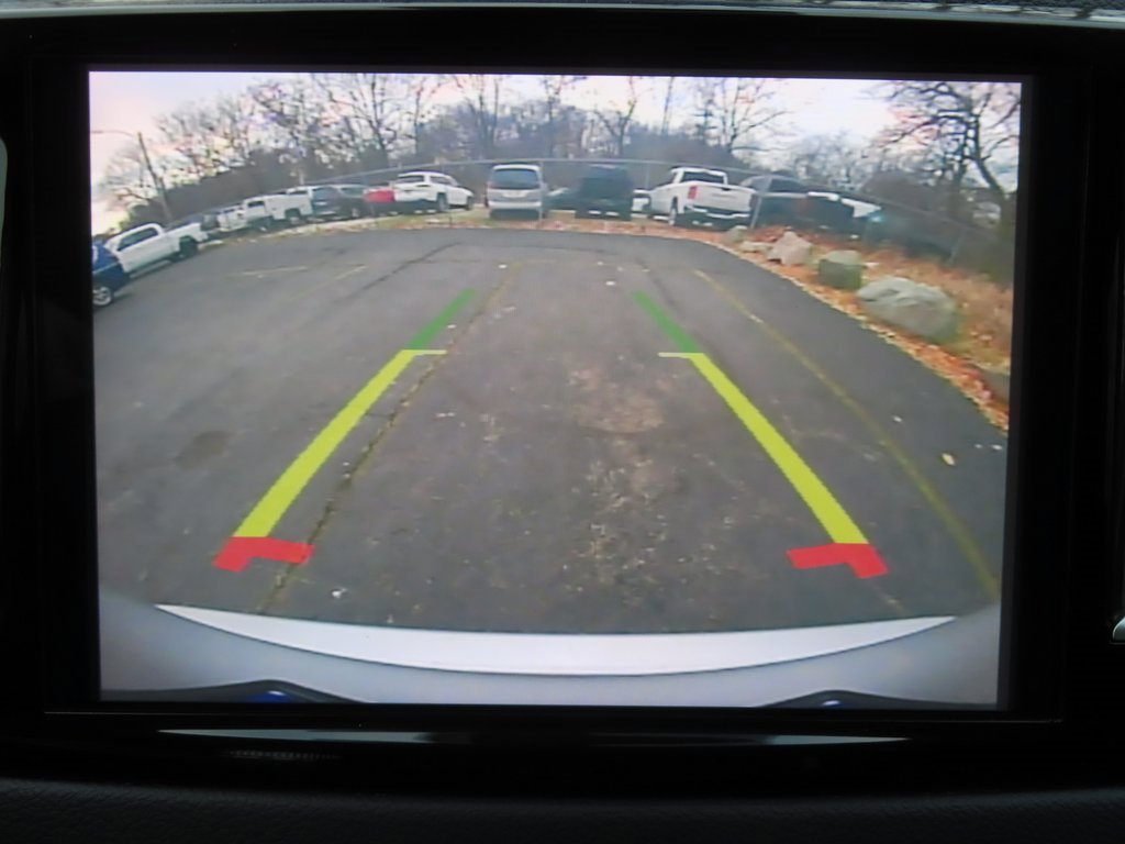 Certified 2024 Chrysler Pacifica Touring-L image 7