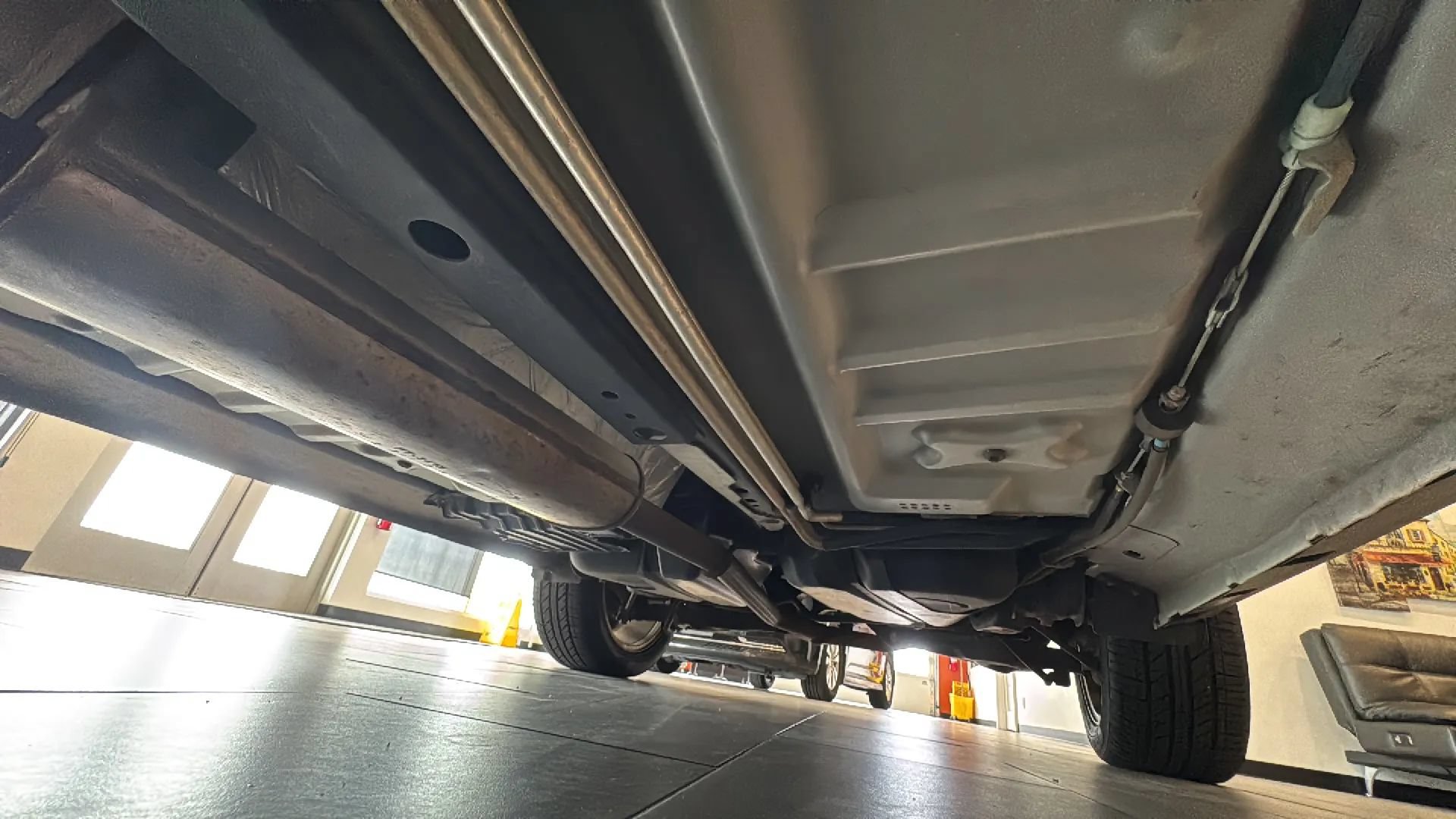 Used 2014 Ford Explorer XLT w/ Equipment Group 202A FWD image 40