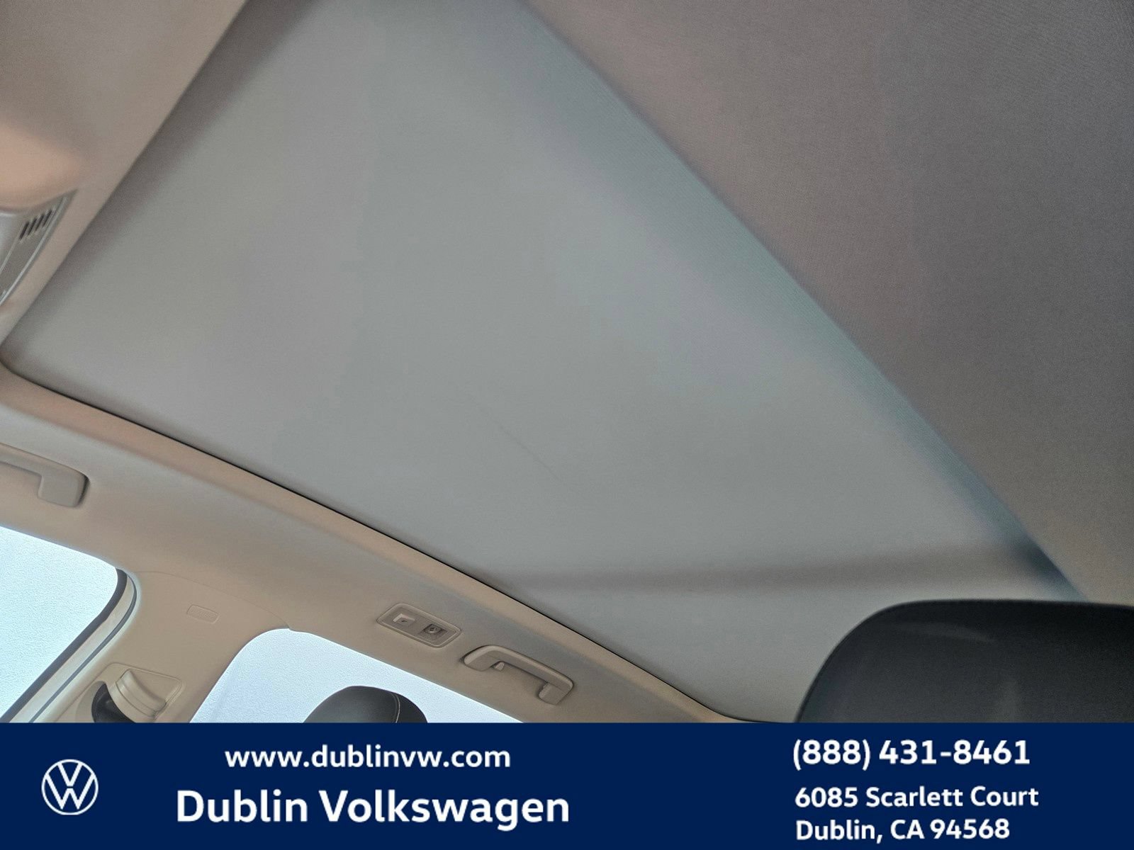 Certified 2023 Volkswagen Taos SE w/ Panoramic Sunroof Package AWD/4WD image 17