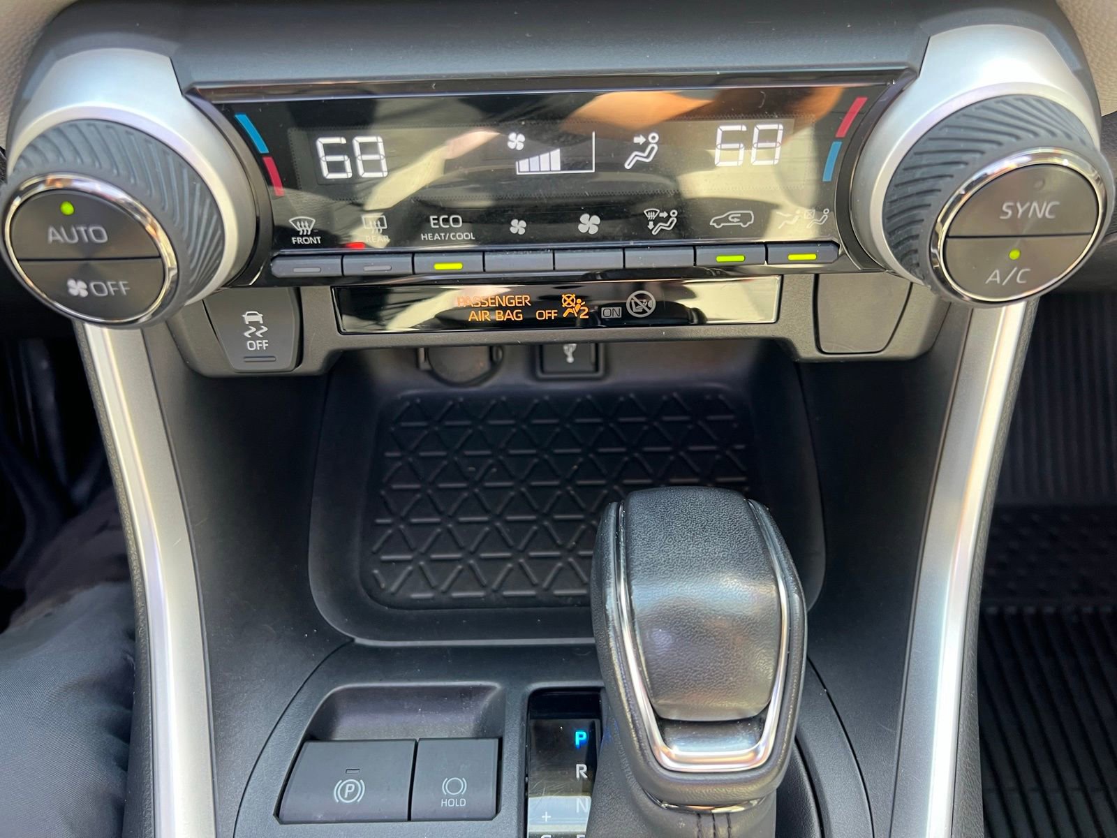 Used 2022 Toyota RAV4 XLE Premium image 37