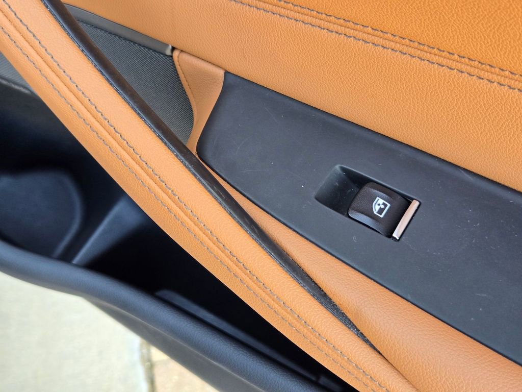 Used 2023 BMW 540i xDrive w/ Executive Package image 30