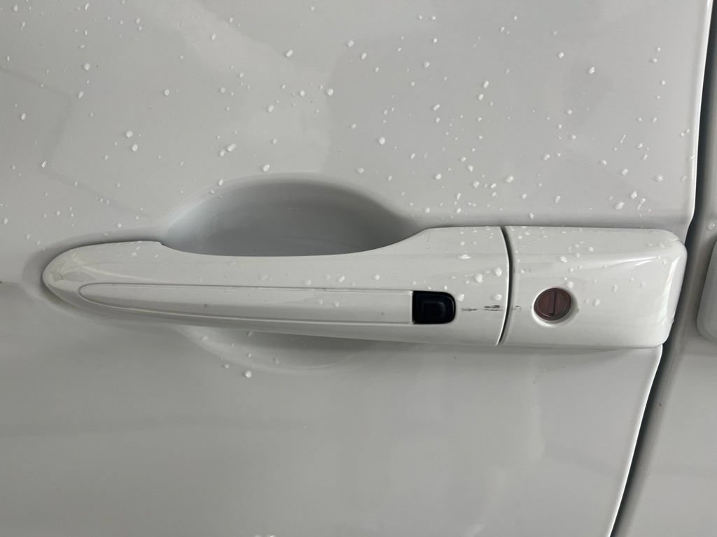 Used 2024 Chrysler Pacifica Touring-L FWD image 38