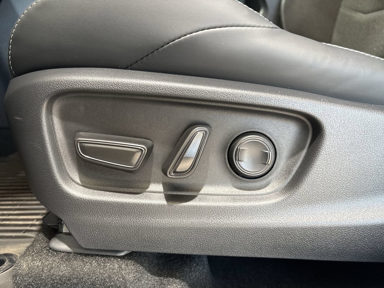 New 2026 Toyota C-HR AWD/4WD image 12